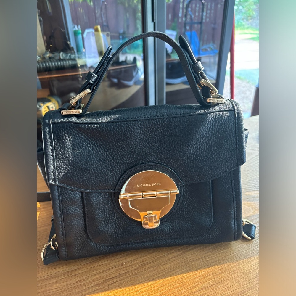 Michael Kors, leather Crossbody with gold chains authentic